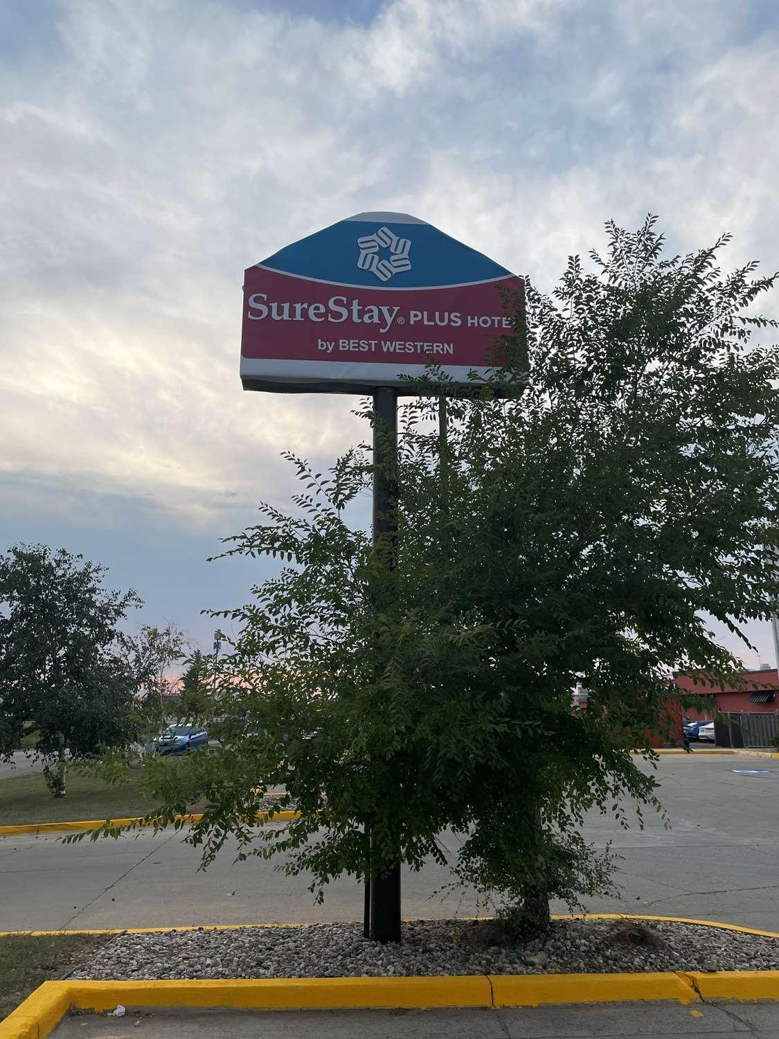 Surestay Plus Hotel By Best Western Minot Exterior photo